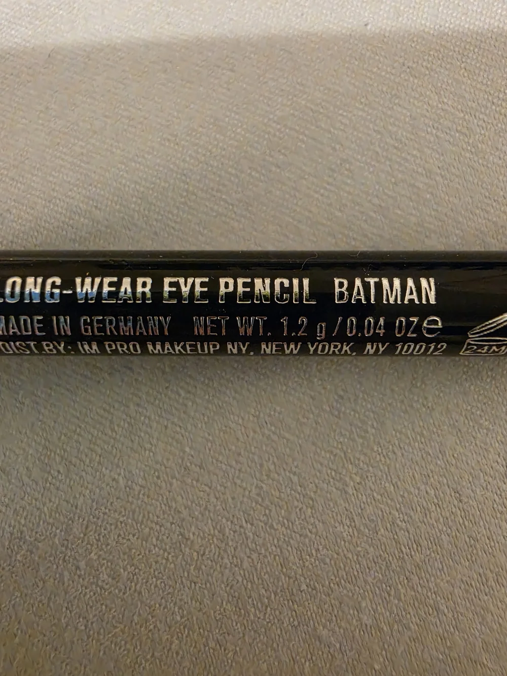 IL MAKIAGE Long-Wear Eye Pencil in Black